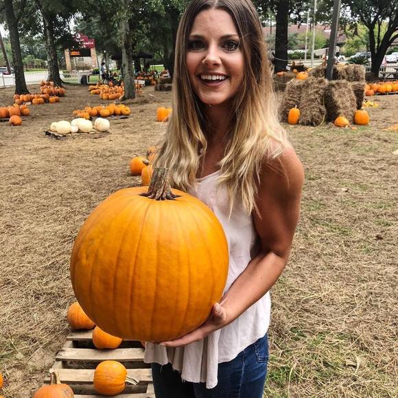 Meet your Posher, Abi - Picture 1 of 1